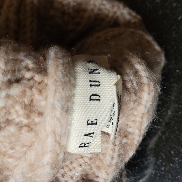 ❤Rae Dunn LOVE Beanie - Picture 7 of 8